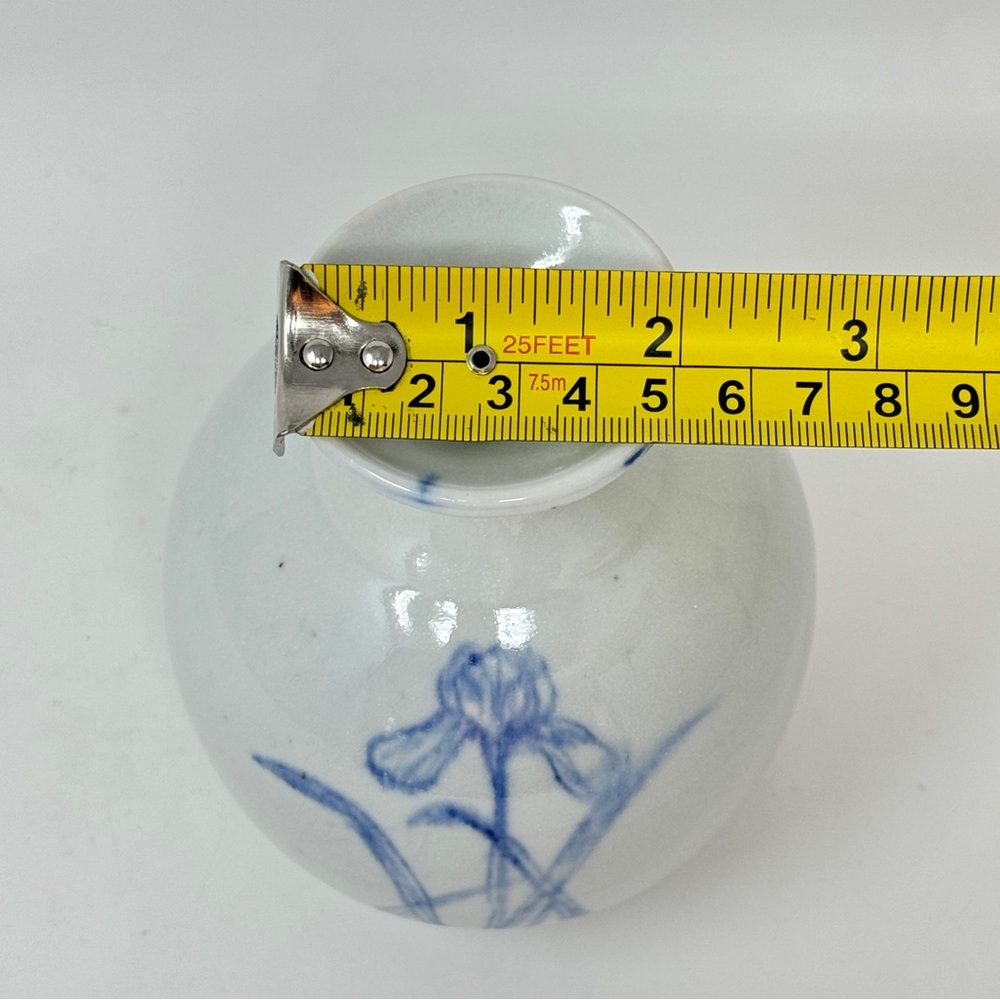 Vintage Chinoiserie Porcelain Flower Vase - Picture 6 of 6